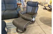 Magic Stressless Chair and Ottoman with Classic Base in Paloma Metal Grey