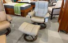 Mayfair Small Stressless Recliner and Ottoman with Signature Base in Fog