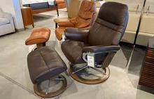 Sunrise Medium Stressless Chair and Ottoman with Signature Base in Paloma Chocolate